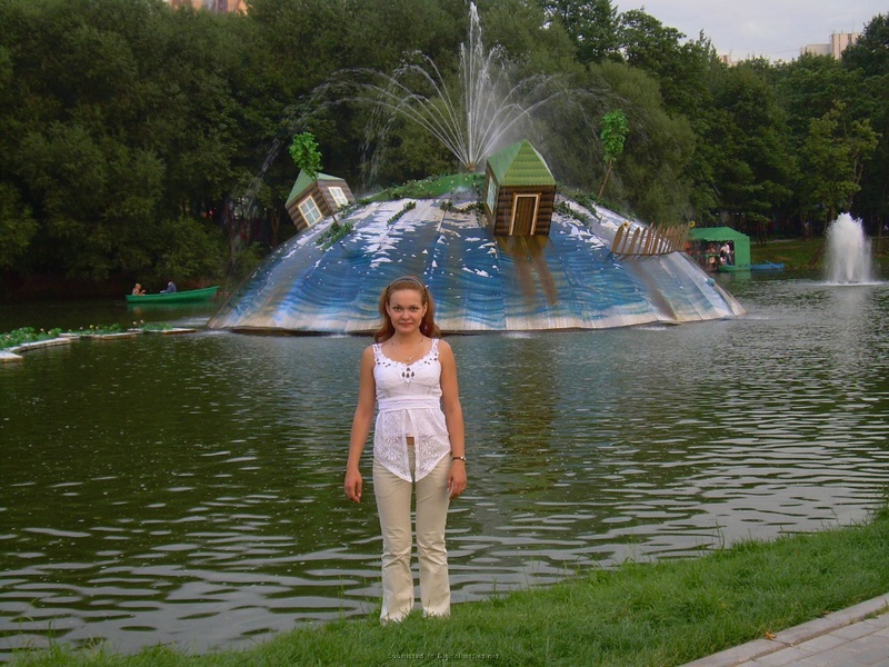 Рыжая мадемуазель обнажила пикантные места 1 фотография Рыжая мадемуазель обнажила пикантные места 1 фотография