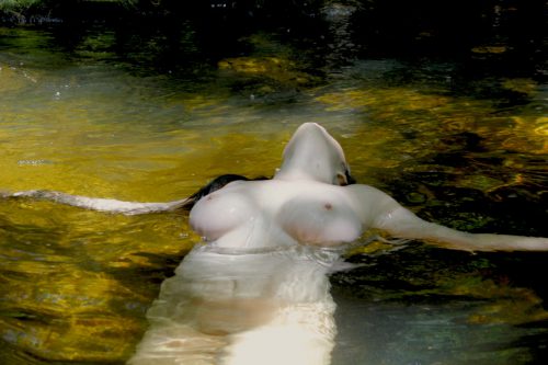 Подборка голых дамочек в воде 14 фотография Подборка голых дамочек в воде 14 фотография